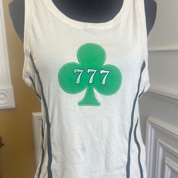 White Sleeveless Top with Green Clover Design - Picture 2 of 10